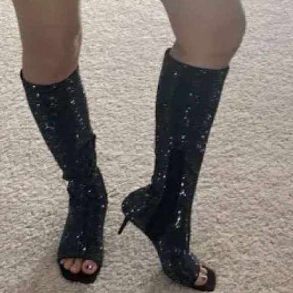 ZARA SHINY OPEN TOE HEELED BOOTS
BLACK SIZE 7.5 - Picture 5 of 6